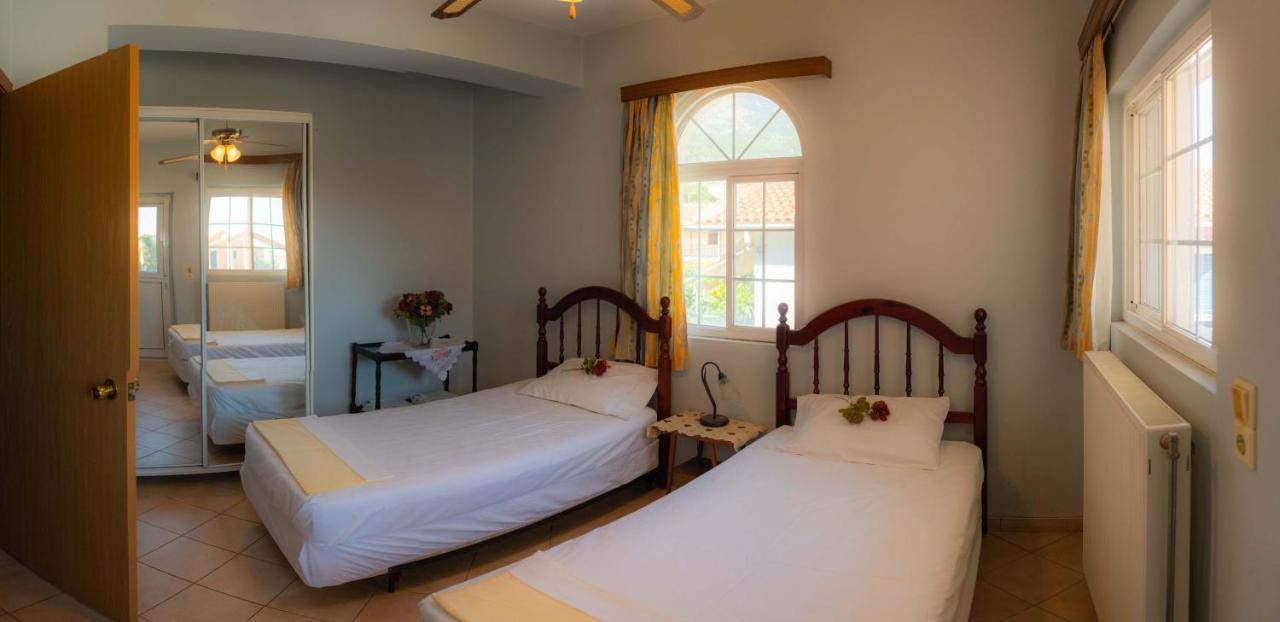 Valsamis Villa Apartments Pórosz Kültér fotó